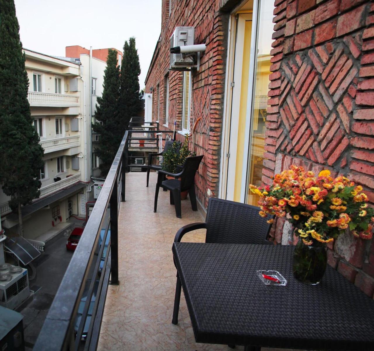 Old Tbilisi Trio Apartments Экстерьер фото